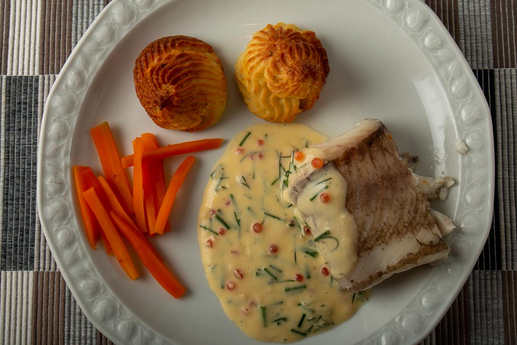 Olles smörsås serverad till spättafilé