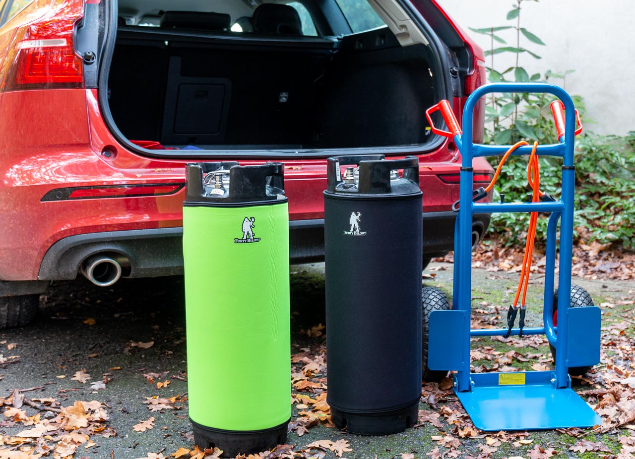 Packar bilen inför ölprovning